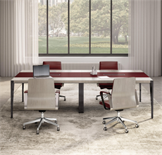 Vi kan hjälpa er att inreda konferensrummet från bord till stolar. 