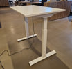 Bild 2 Höj och sänkbart stativ, elektriskt bordsstativ
