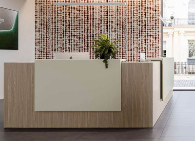 Modern receptionsdisk från Morekontor
